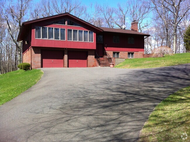 Building Photo - 30 Bear Hills Rd Rental