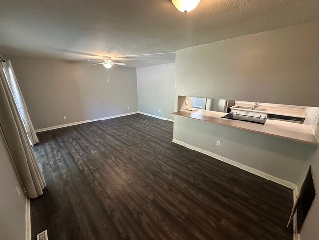 Photo - 18 Old St Marys Pike Unidad 103