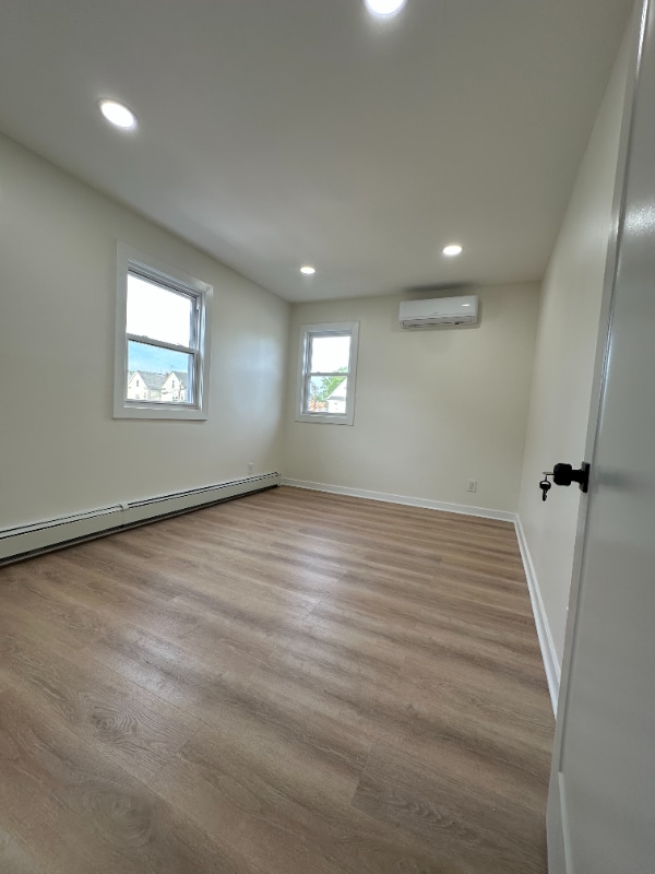 Photo - 541 Jefferson Ave Unidad 2nd Floor