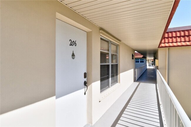 107 Spring Lake Ct Unit 206