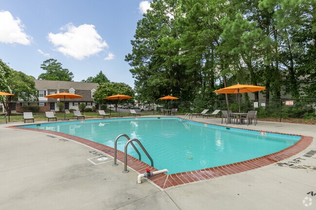 Piscina - Hickory Point Townhomes