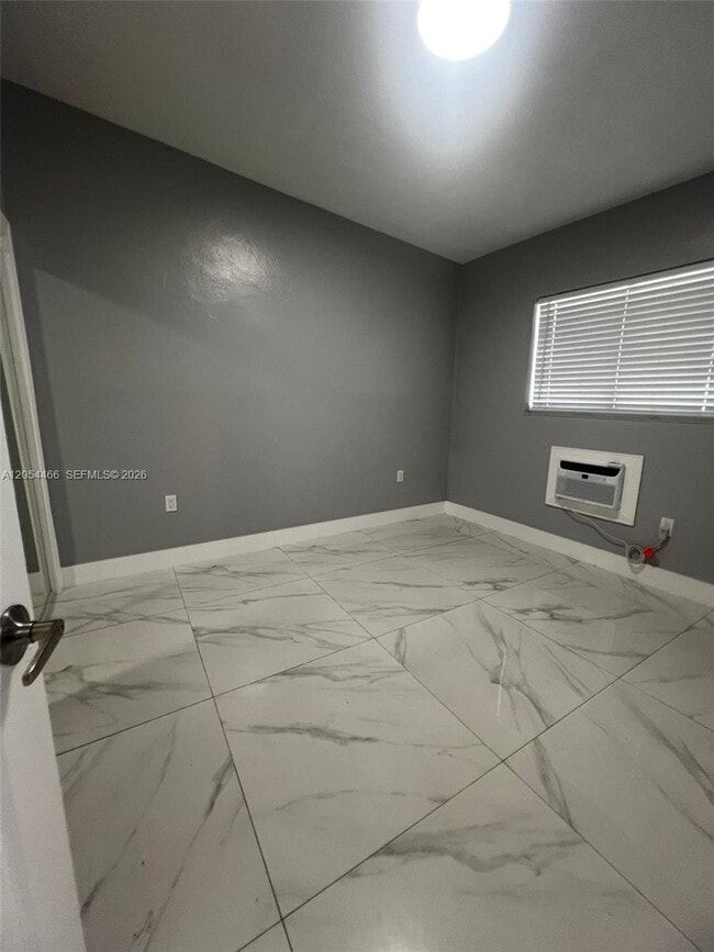 2081 NW 30th St Unidad 3