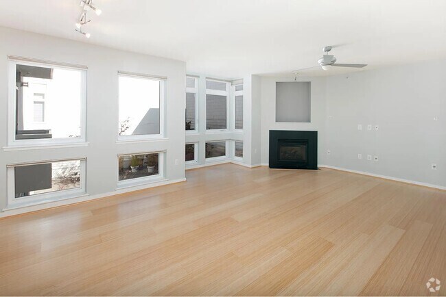Building Photo - 3208 Pierce St Unit 204 Rental