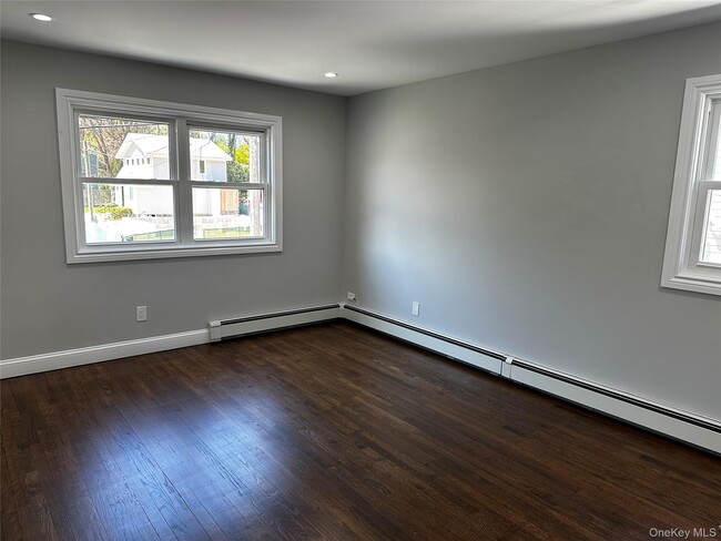 Photo - 56 Marwood Rd N