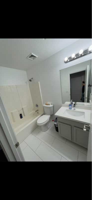 Photo - 1367 E 10th Pl