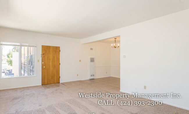 Photo - 145 N Lapeer Dr