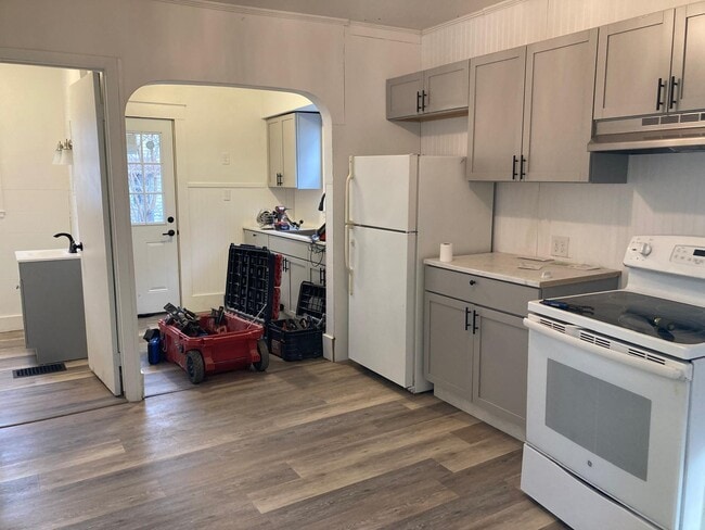 Photo - 838 N Metcalf St