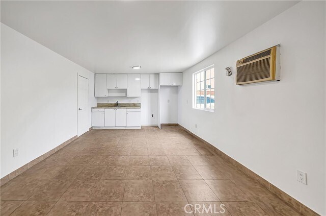 6827 Simpson Ave Unit 4