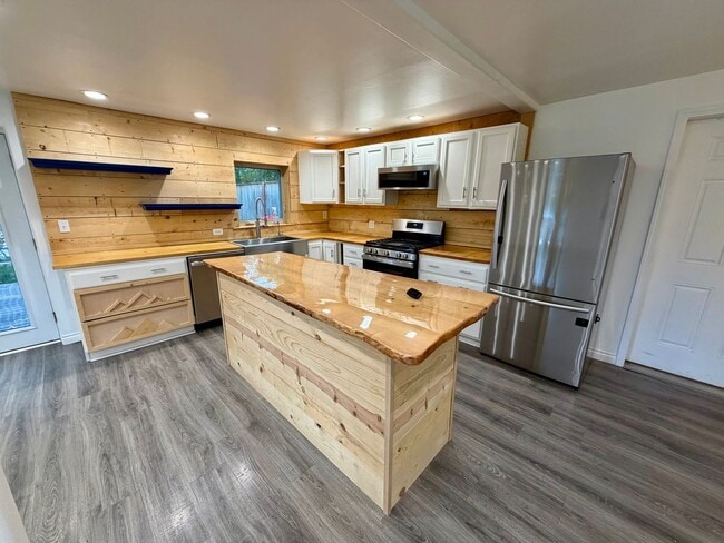 1920 Perkins Dr Unit 1