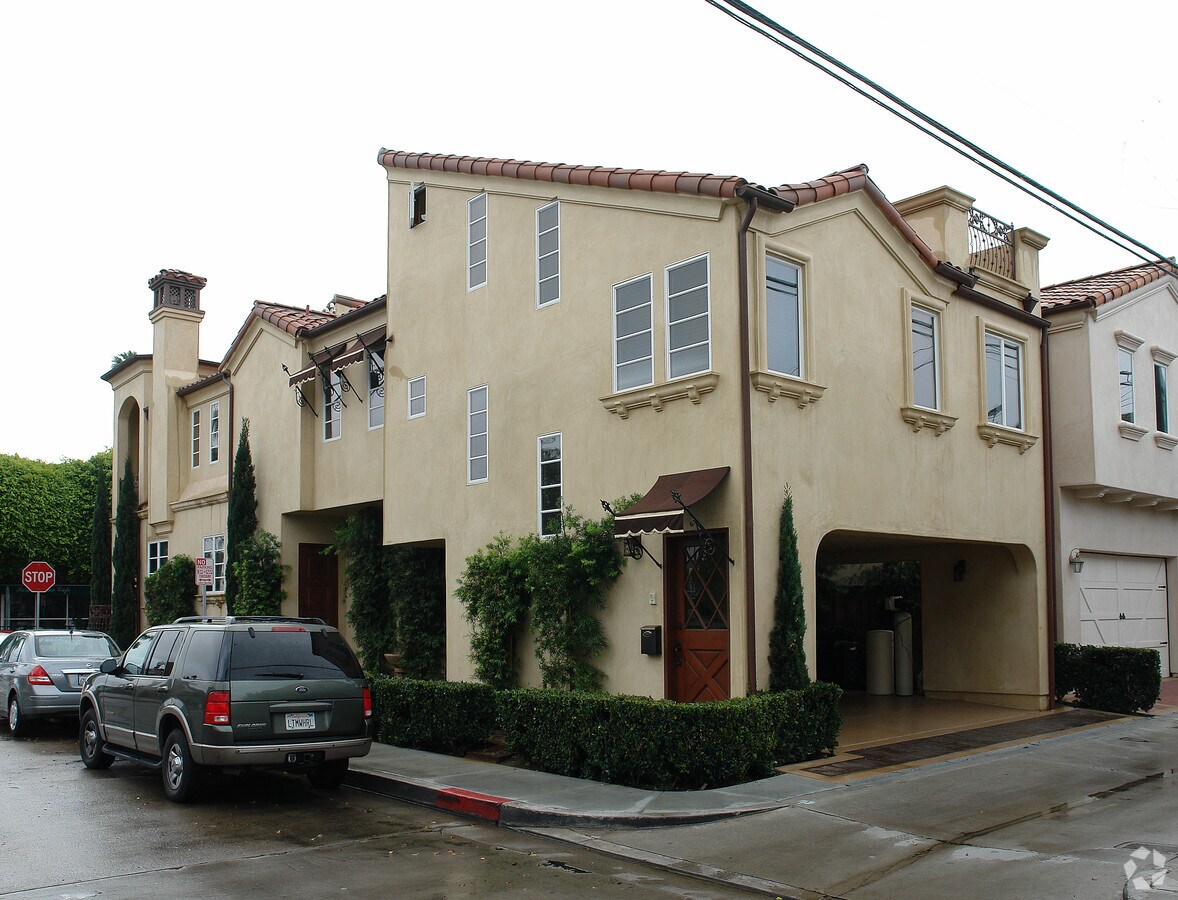 Photo - 133 Agate Ave