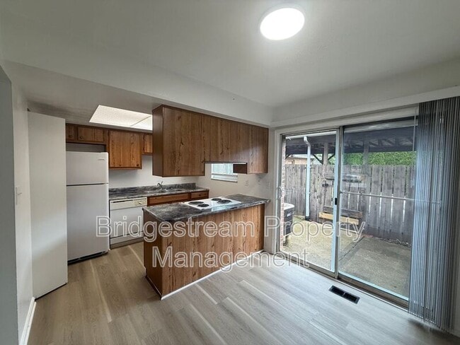 Photo - 955 Taylorsview Dr