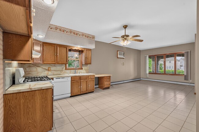 Photo - 104 Broadway Unidad #1