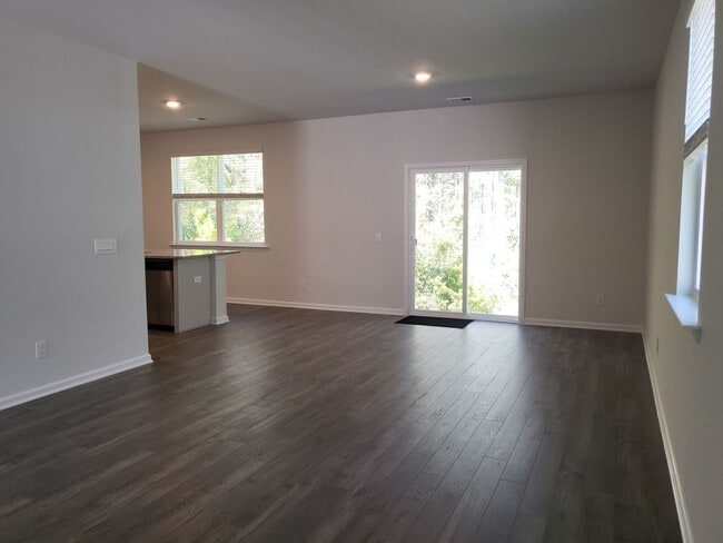 Photo - Watergrass in Richmond Hill