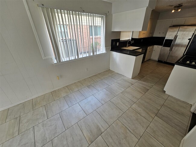 Photo - 5526 Whispering Creek Way