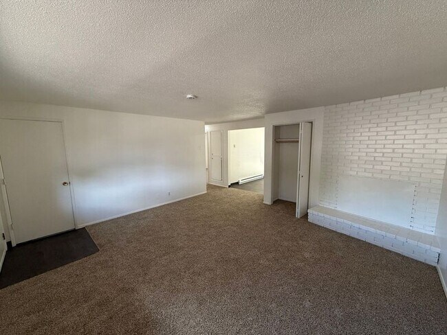 Photo - 3870 Iberis St NE