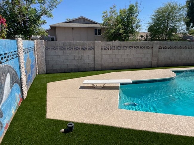 Photo - 6 Bed/4.5 Bath Home Close to ASU