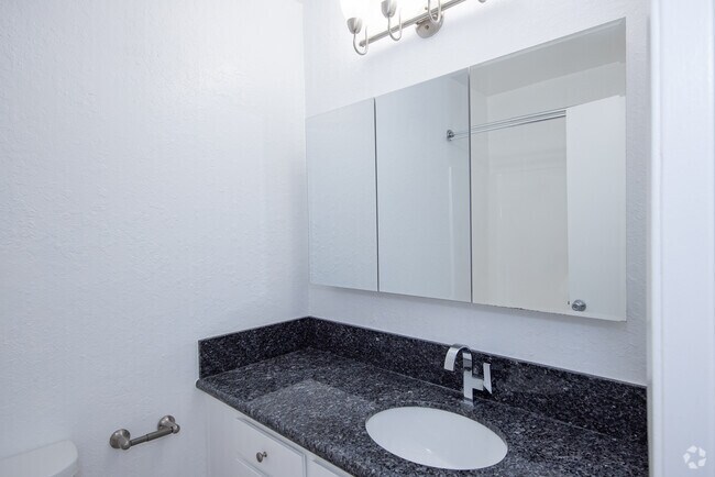2BR, 2BA