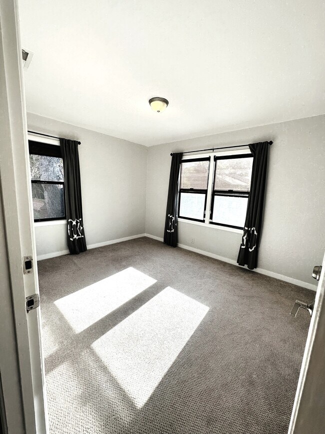 1-32 Hawthorne Way