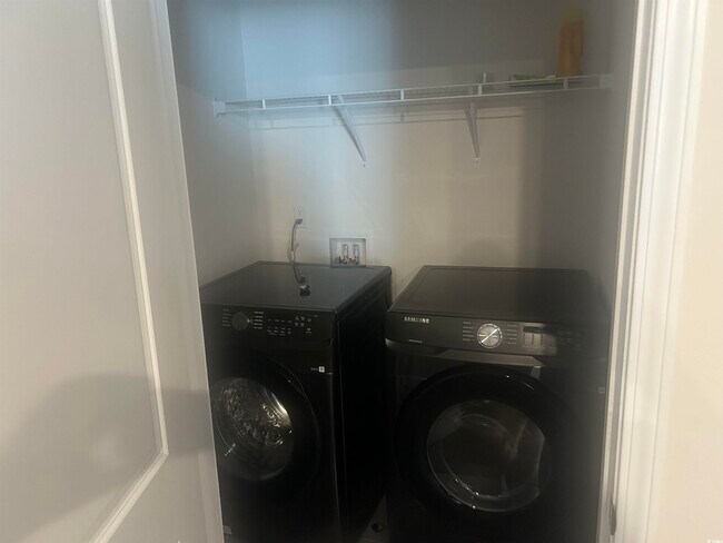 Photo - 162 Kelsey Ct