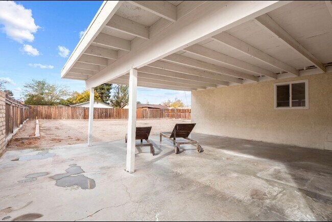 Photo - 43309 Echard Ave