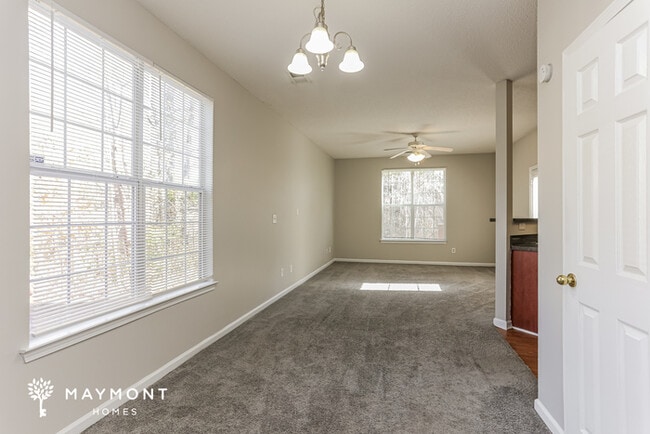 Photo - 2294 Coach Way