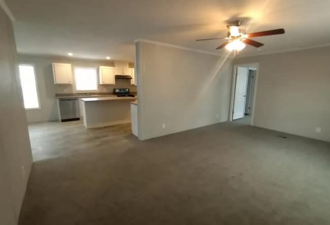 Building Photo - 500 Elmwood Ln