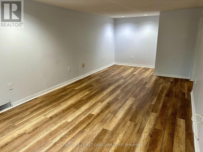 Photo - 139 Britannia Ave