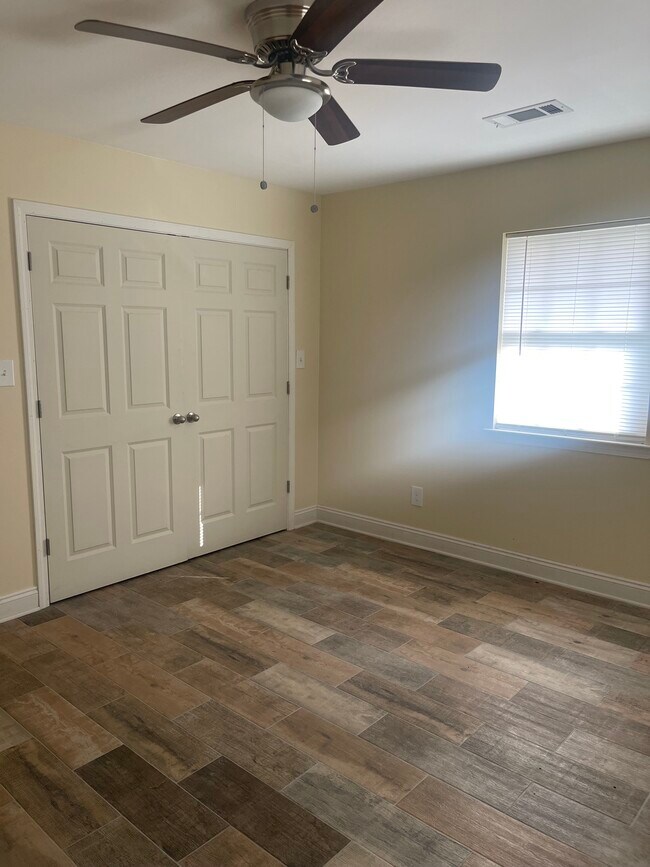 Bed 1 - 2921 Mandeville St Unit 2921