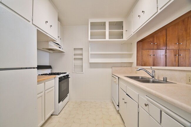 1804 Pacific Ave