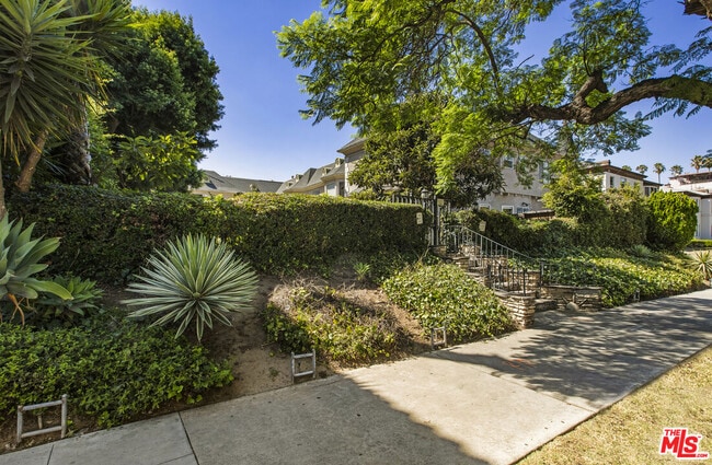 Photo - 1147 Westmoreland Ave Unidad 2