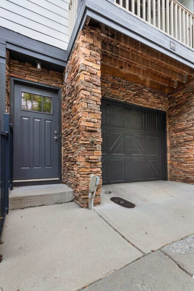 Photo - 215 Semel Dr