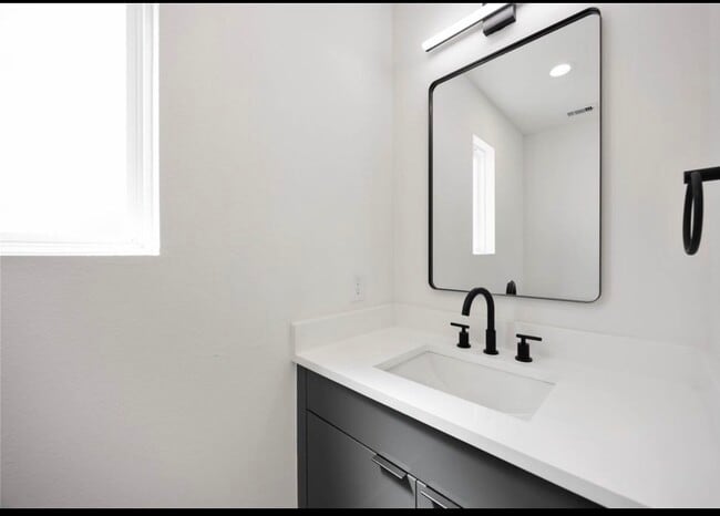 Photo - 3403 Yellowstone Blvd