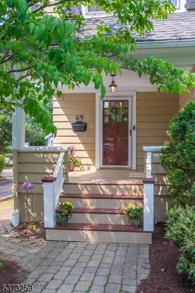 69 Gordonhurst Ave
