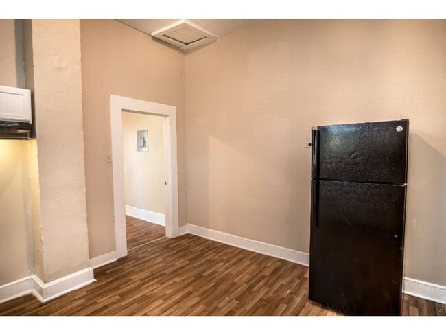 Building Photo - 308 Belmont Unit A