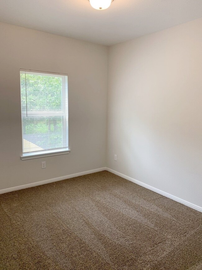 Building Photo - 8114 Rhobell St Rental