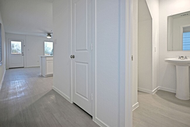 Photo - 12105 Floral Blossom