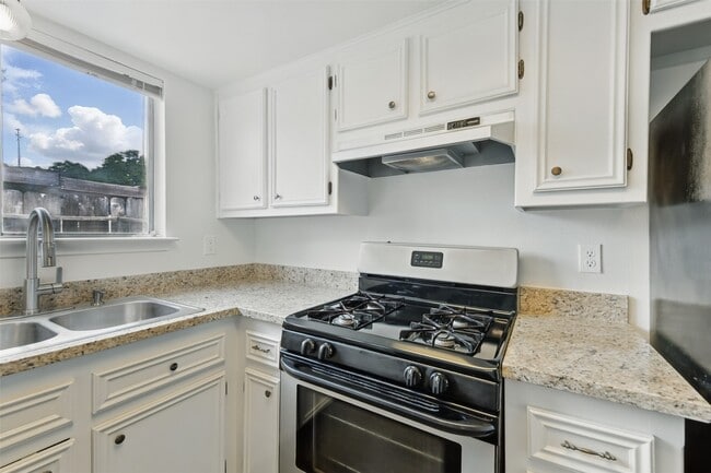 Building Photo - 2079 Country Village Blvd Unit C Rental