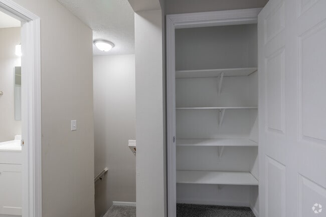 3BR, 1.5BA - 1,120SF - Hall Closet