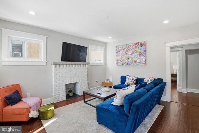 Photo - 1341 Franklin St NE