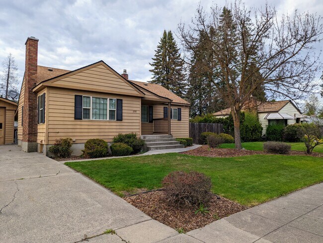 Front Yard - 2310 W Kiernan Ave