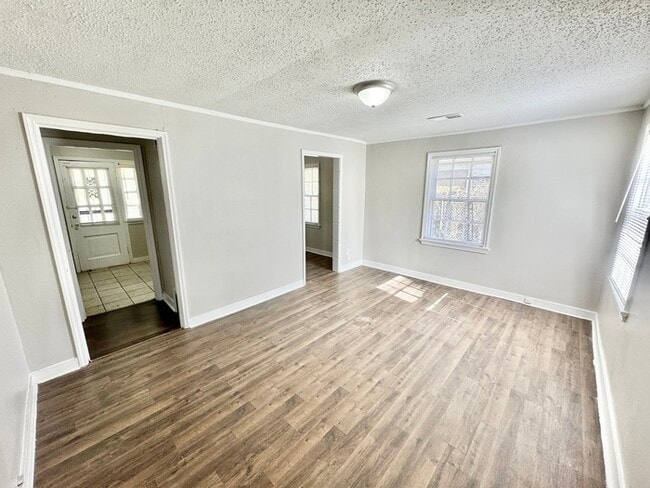 Photo - 2736 Dunn Ave