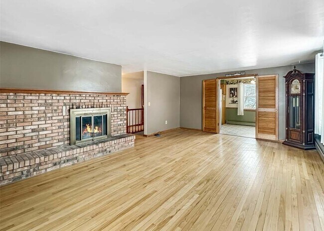 Photo - 167 Joliette Ave