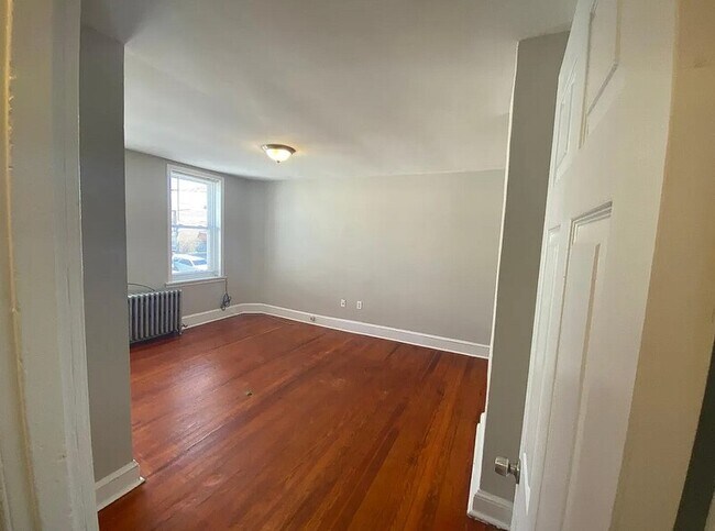 Photo - 424 N 64th St