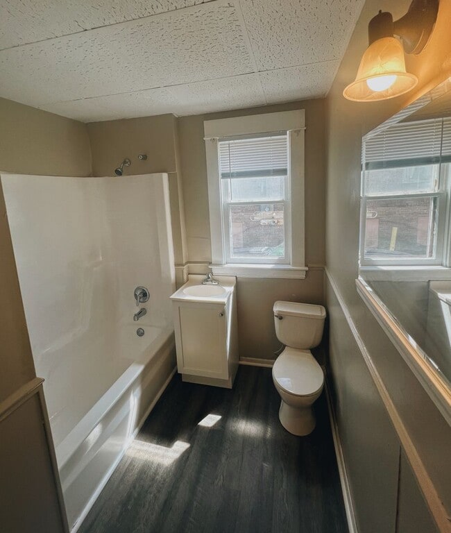 Photo - Cozy 2 Bedroom Home Southside of Holland