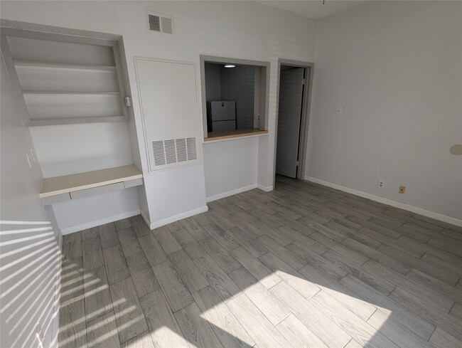 Photo - 3000 Guadalupe St Unit 112