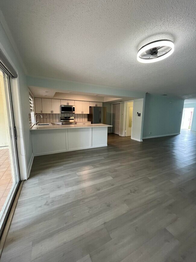 Photo - 4305 Coral Springs Dr Unit 2h