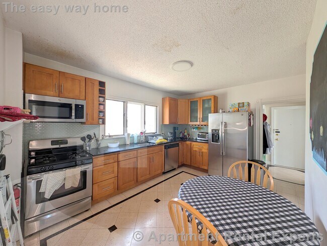 Photo - 489 Main St Townhome