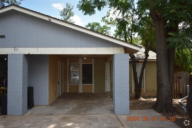 Building Photo - 911 Fieldwood Dr Rental