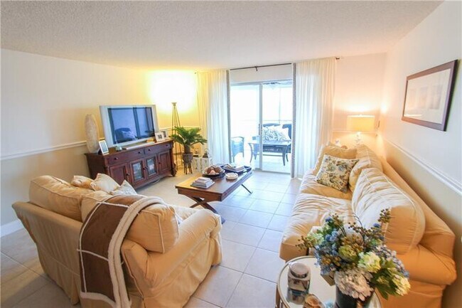 Photo - 401 SE 3rd St Unidad 308