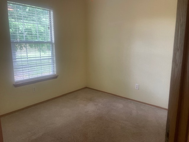 Photo - 2528 Woodford St
